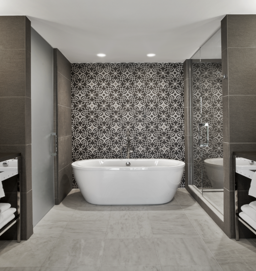 Presidential Suite Tub